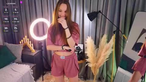 Snapshot of corazonmalinky chatting on 27, 11, 2025 Lia online show from 27, 11, 2025