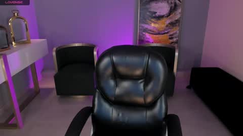 Corinne Russo online show from 23, 9, 2025