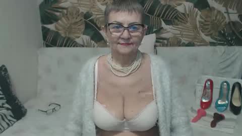 Snapshot of corssika chatting on 29, 4, 2026 corssika online show from 29, 4, 2026