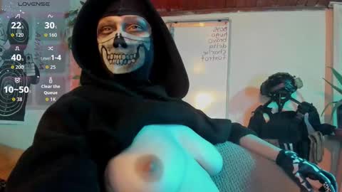 Snapshot of cos_operator chatting on 25, 11, 2025 cos_operator online show from 25, 11, 2025