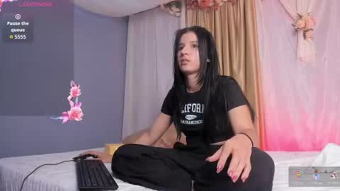 Snapshot of cositarika__ chatting on 20, 6, 2026 Lunita online show from 20, 6, 2026