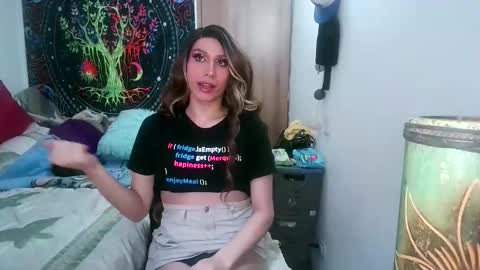 Snapshot of cosmic_crystal chatting on 19, 10, 2025 cosmic_crystal online show from 19, 10, 2025