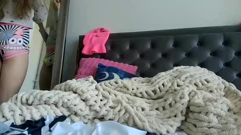 cosmicbae777 online show from 12, 11, 2025