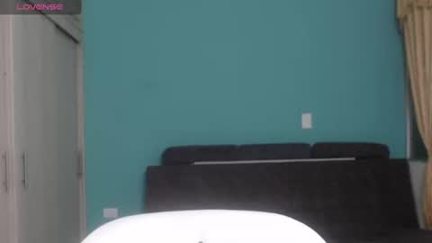 Snapshot of couple_sexandlove chatting on 8, 1, 2026 ALEJANDRO Y EMILY online show from 8, 1, 2026