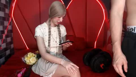 MIA LIZ AND SAM online show from 22, 9, 2025