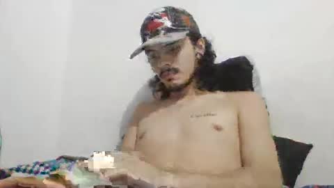 Snapshot of couplehot0917 chatting on 10, 1, 2026 Lucia And Daniel online show from 10, 1, 2026