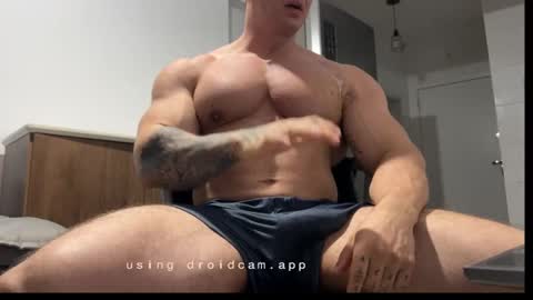 couplemuscle40 online show from 1, 11, 2025