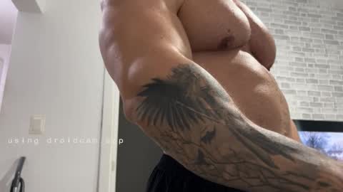 couplemuscle40 online show from 12, 1, 2026