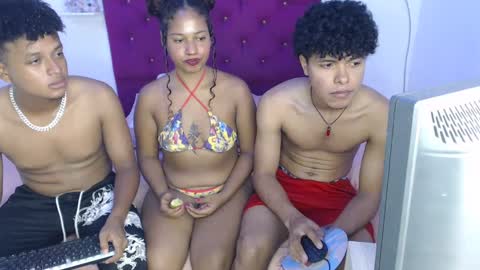 Snapshot of couples_nasty chatting on 12, 9, 2025 ANDRES SOFHIA Y CAMILO online show from 12, 9, 2025