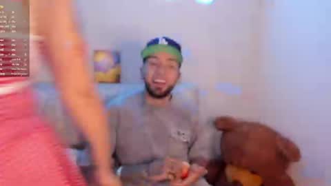Snapshot of couplevibes_ chatting on 5, 7, 2026 Emily Andy online show from 5, 7, 2026