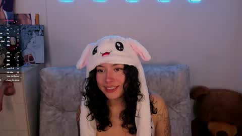 Snapshot of couplevibes_ chatting on 12, 7, 2026 Emily Andy online show from 12, 7, 2026