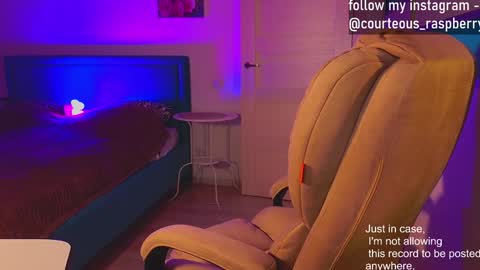 Snapshot of courteous_raspberrrry chatting on 28, 1, 2025 Rose Roys my online show from 28, 1, 2025