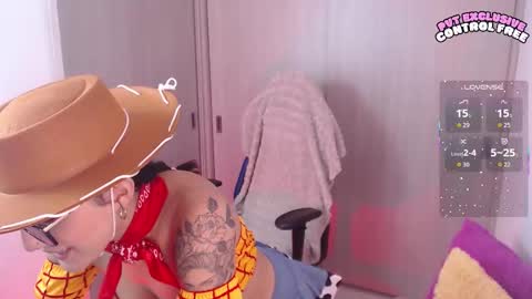 Snapshot of cowgirl_isa chatting on 30, 10, 2025 cowgirl_isa online show from 30, 10, 2025