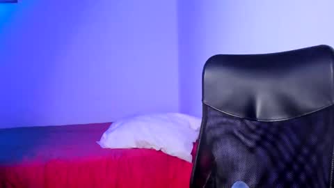 Snapshot of cracker_doll chatting on 25, 2, 2025 cracker online show from 25, 2, 2025