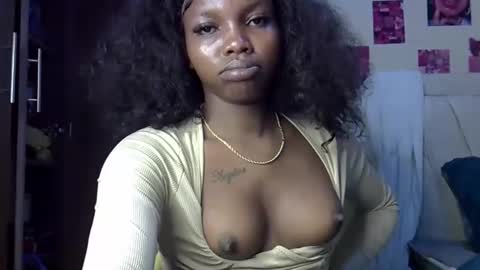 Snapshot of craizybitch chatting on 13, 4, 2026 craizybitch online show from 13, 4, 2026
