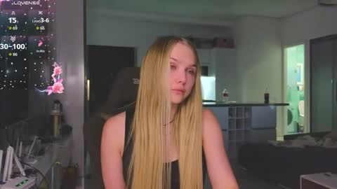 Snapshot of cravelucy chatting on 25, 7, 2026 lucy online show from 25, 7, 2026