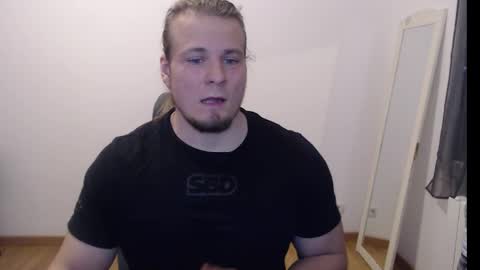 Snapshot of crazyangel8 chatting on 6, 1, 2025 crazyangel8 online show from 6, 1, 2025