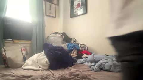 Snapshot of crazydill28 chatting on 5, 4, 2026 crazydill28 online show from 5, 4, 2026