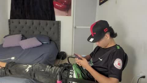 Snapshot of crazzy_master1 chatting on 27, 5, 2026 crazzy_master1 online show from 27, 5, 2026