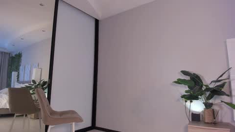 ALEXA AND WALLY online show from 4, 2, 2026