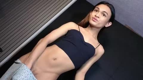 Snapshot of creamy_delilah chatting on 5, 6, 2026 Delilah online show from 5, 6, 2026