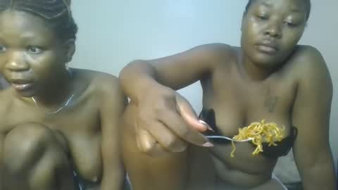 Snapshot of creamy_pie1 chatting on 16, 4, 2026 creamy_pie1 online show from 16, 4, 2026