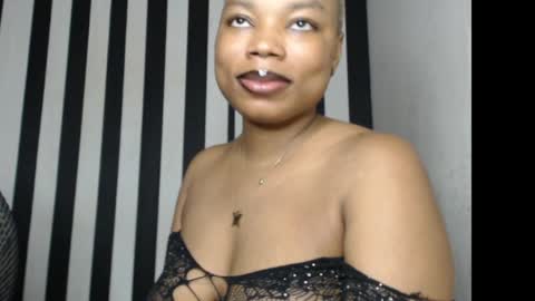 Snapshot of creamy_xvanila chatting on 25, 5, 2026 venessa online show from 25, 5, 2026