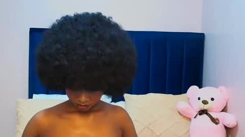 Snapshot of creamybabee chatting on 12, 4, 2026 queen online show from 12, 4, 2026