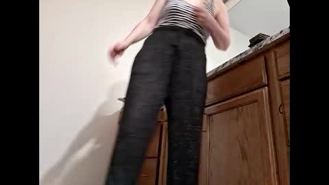 Snapshot of creamydilf11 chatting on 19, 11, 2025 creamydilf11 online show from 19, 11, 2025