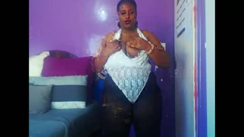 Snapshot of creamylea chatting on 23, 6, 2026 CreamyLea online show from 23, 6, 2026