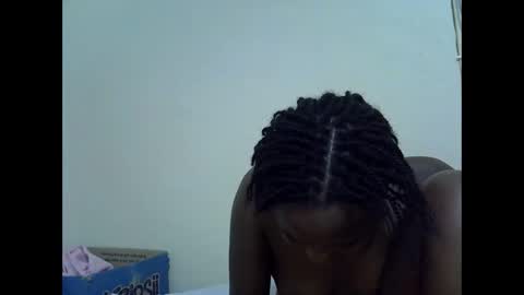 Snapshot of creamyypussyy chatting on 26, 9, 2025 creamyypussyy online show from 26, 9, 2025