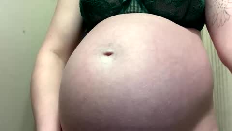 Breed me daddy  online show from 1, 3, 2026