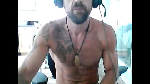 Snapshot of creatureofbeauty chatting on 11, 9, 2025 creatureofbeauty online show from 11, 9, 2025