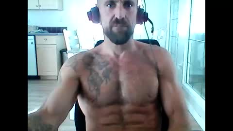 Snapshot of creatureofbeauty chatting on 17, 9, 2025 creatureofbeauty online show from 17, 9, 2025