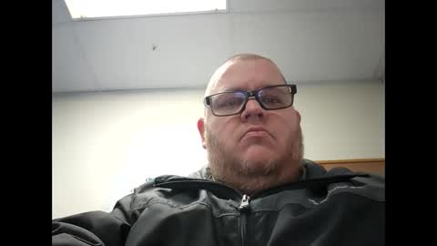 Snapshot of creeeping_death chatting on 24, 1, 2025 The hopeless romantic online show from 24, 1, 2025