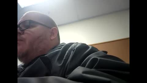 Snapshot of creeeping_death chatting on 29, 1, 2025 The hopeless romantic online show from 29, 1, 2025