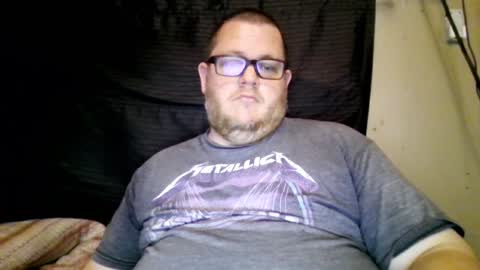 Snapshot of creeeping_death chatting on 3, 2, 2025 The hopeless romantic online show from 3, 2, 2025