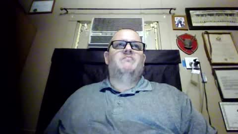 Snapshot of creeeping_death chatting on 26, 9, 2025 The hopeless romantic online show from 26, 9, 2025