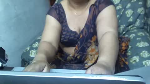 Snapshot of crezybhabihot chatting on 15, 2, 2025 Sonika69 online show from 15, 2, 2025