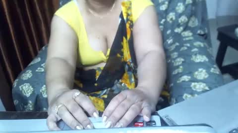 Snapshot of crezybhabihot chatting on 2, 3, 2025 Sonika69 online show from 2, 3, 2025