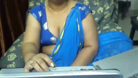 Snapshot of crezybhabihot chatting on 4, 3, 2025 Sonika69 online show from 4, 3, 2025