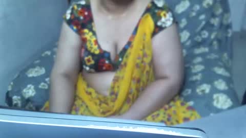 Snapshot of crezybhabihot chatting on 5, 3, 2025 Sonika69 online show from 5, 3, 2025