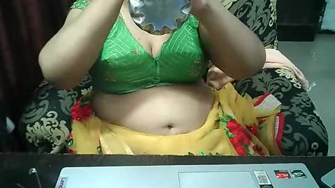 Snapshot of crezybhabihot chatting on 9, 9, 2025 Sonika69 online show from 9, 9, 2025