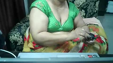 Snapshot of crezybhabihot chatting on 10, 9, 2025 Sonika69 online show from 10, 9, 2025