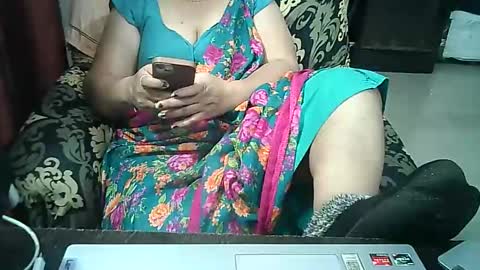 Snapshot of crezybhabihot chatting on 14, 9, 2025 Sonika69 online show from 14, 9, 2025