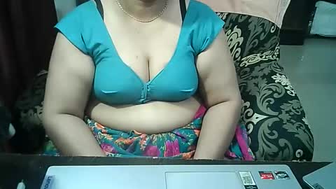 Snapshot of crezybhabihot chatting on 15, 9, 2025 Sonika69 online show from 15, 9, 2025