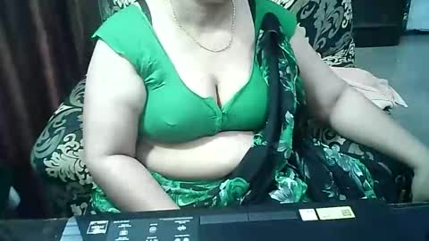 Snapshot of crezybhabihot chatting on 29, 9, 2025 Sonika69 online show from 29, 9, 2025