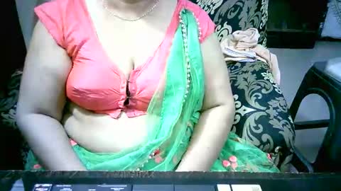 Snapshot of crezybhabihot chatting on 5, 10, 2025 Sonika69 online show from 5, 10, 2025
