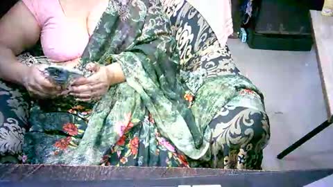 Snapshot of crezybhabihot chatting on 16, 11, 2025 Sonika69 online show from 16, 11, 2025