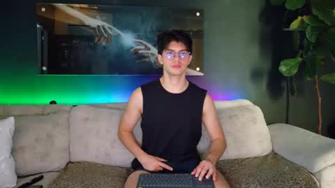 Snapshot of crhistian1_ chatting on 21, 4, 2026 CRHISTIAN online show from 21, 4, 2026